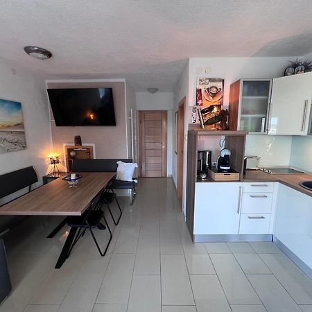 Apartment Mira - Sea View Trogir Buitenkant foto