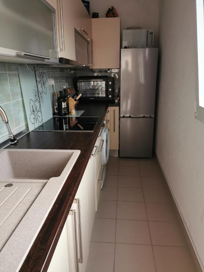 Apartment Mira - Sea View Trogir Buitenkant foto